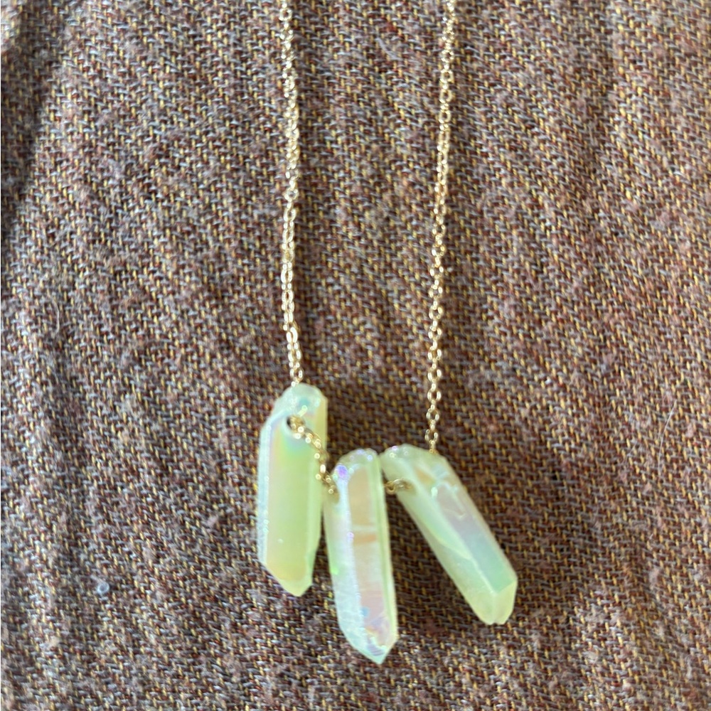 Elegant Crystal Pendants Necklace